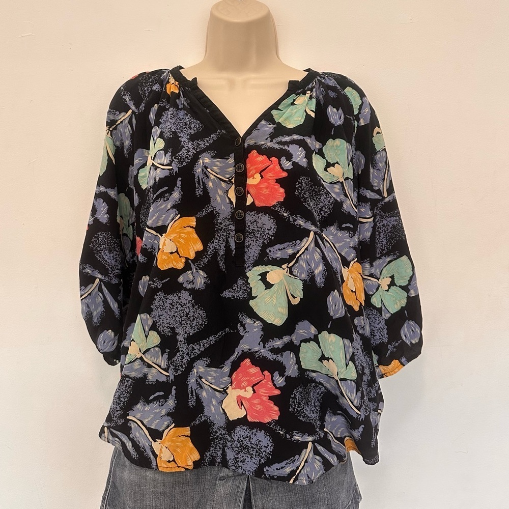 Yumi Kim Black Floral Blouse Buttons Tie Sleeves Size Small